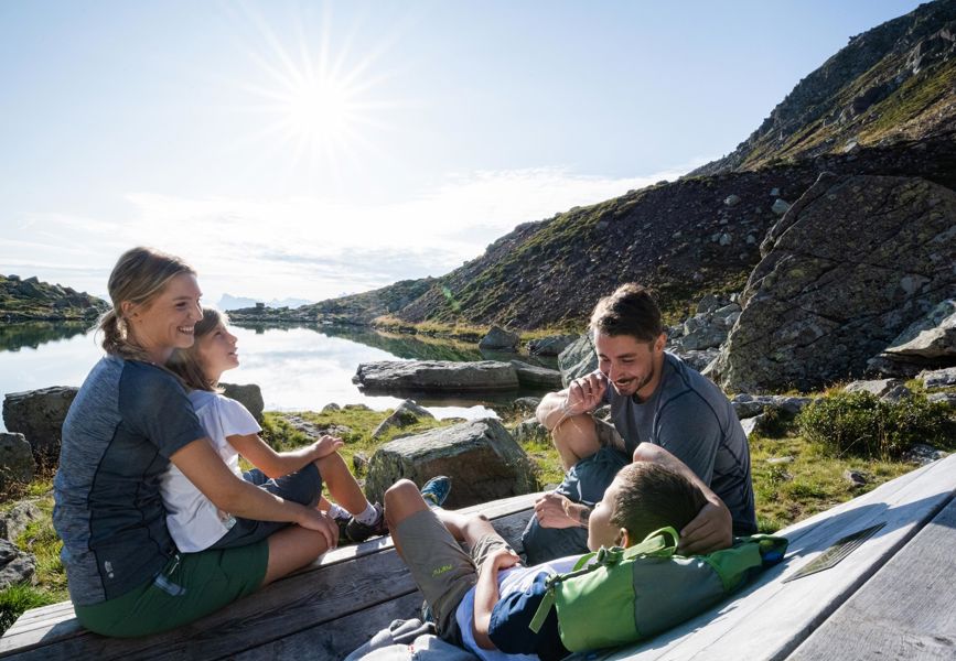 familie-wandern-idm07377hawi